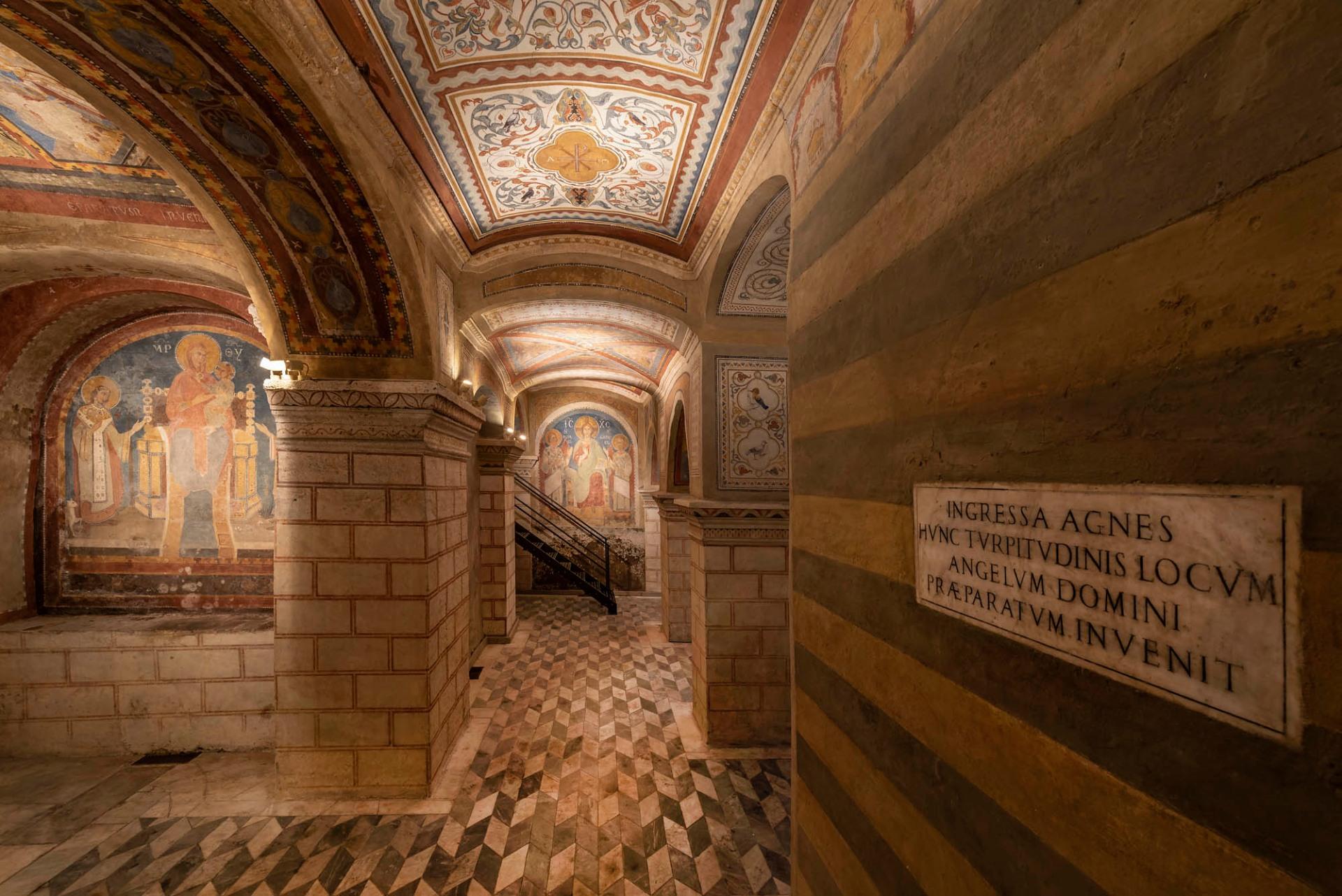 Sant'Agnese in Agone, Cripta