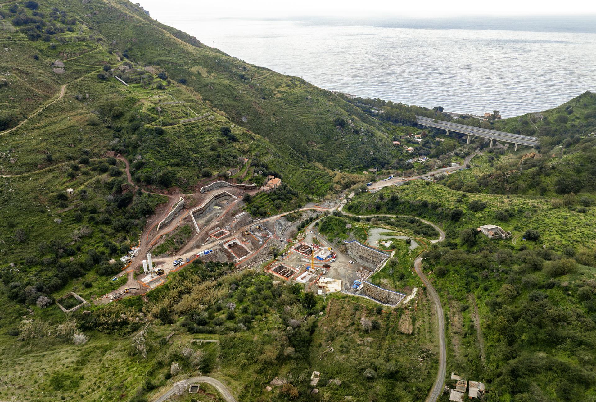 Linea ferroviaria AC Messina-Catania, Tratta Fiumefreddo-Taormina/Letojanni