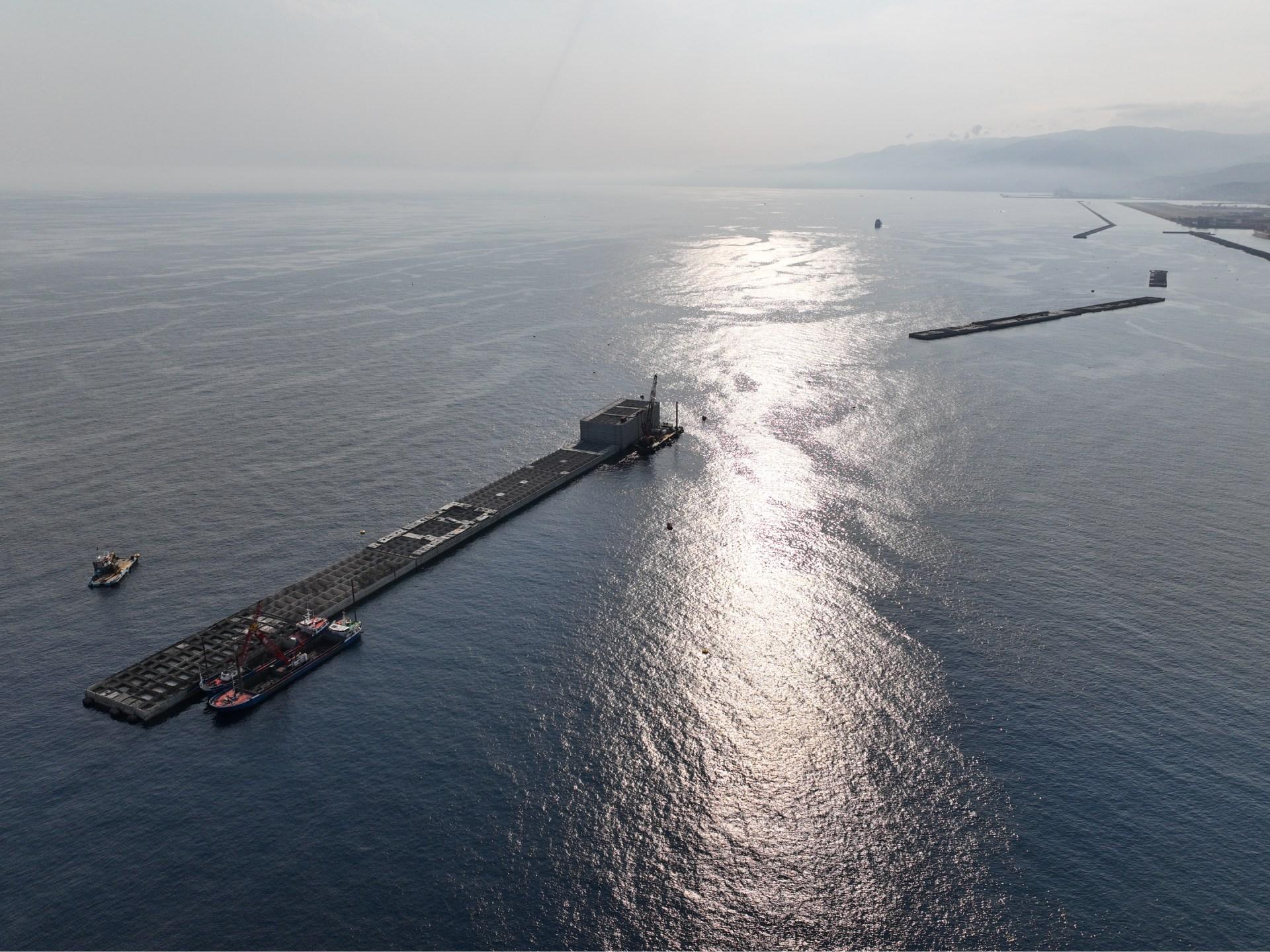 Posa Cassone 27, Nuova Diga Foranea di Genova | Webuild